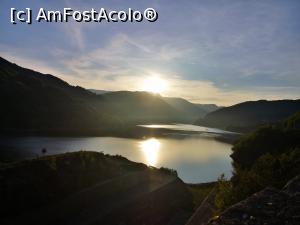 [P01] Apus de soare peste lacul de acumulare Siriu » foto by crismis
 - 
<span class="allrVoted glyphicon glyphicon-heart hidden" id="av1166703"></span>
<a class="m-l-10 hidden" id="sv1166703" onclick="voting_Foto_DelVot(,1166703,18623)" role="button">șterge vot <span class="glyphicon glyphicon-remove"></span></a>
<a id="v91166703" class=" c-red"  onclick="voting_Foto_SetVot(1166703)" role="button"><span class="glyphicon glyphicon-heart-empty"></span> <b>LIKE</b> = Votează poza</a> <img class="hidden"  id="f1166703W9" src="/imagini/loader.gif" border="0" /><span class="AjErrMes hidden" id="e1166703ErM"></span>