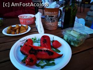 [P13] Prima mea cină: ardei umpluți cu br&acirc;nză, cartofi, salată » foto by crismis
 - 
<span class="allrVoted glyphicon glyphicon-heart hidden" id="av1166715"></span>
<a class="m-l-10 hidden" id="sv1166715" onclick="voting_Foto_DelVot(,1166715,18623)" role="button">șterge vot <span class="glyphicon glyphicon-remove"></span></a>
<a id="v91166715" class=" c-red"  onclick="voting_Foto_SetVot(1166715)" role="button"><span class="glyphicon glyphicon-heart-empty"></span> <b>LIKE</b> = Votează poza</a> <img class="hidden"  id="f1166715W9" src="/imagini/loader.gif" border="0" /><span class="AjErrMes hidden" id="e1166715ErM"></span>