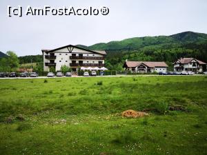 [P35] Vama54 Boutique &icirc;n st&acirc;nga, Pastel Chalet &icirc;n dreapta » foto by crismis
 - 
<span class="allrVoted glyphicon glyphicon-heart hidden" id="av1166737"></span>
<a class="m-l-10 hidden" id="sv1166737" onclick="voting_Foto_DelVot(,1166737,18623)" role="button">șterge vot <span class="glyphicon glyphicon-remove"></span></a>
<a id="v91166737" class=" c-red"  onclick="voting_Foto_SetVot(1166737)" role="button"><span class="glyphicon glyphicon-heart-empty"></span> <b>LIKE</b> = Votează poza</a> <img class="hidden"  id="f1166737W9" src="/imagini/loader.gif" border="0" /><span class="AjErrMes hidden" id="e1166737ErM"></span>