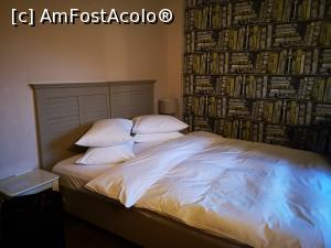 [P04] Camera noastră, cu "biblioteca" pe fundal » foto by crismis
 - 
<span class="allrVoted glyphicon glyphicon-heart hidden" id="av1166706"></span>
<a class="m-l-10 hidden" id="sv1166706" onclick="voting_Foto_DelVot(,1166706,18623)" role="button">șterge vot <span class="glyphicon glyphicon-remove"></span></a>
<a id="v91166706" class=" c-red"  onclick="voting_Foto_SetVot(1166706)" role="button"><span class="glyphicon glyphicon-heart-empty"></span> <b>LIKE</b> = Votează poza</a> <img class="hidden"  id="f1166706W9" src="/imagini/loader.gif" border="0" /><span class="AjErrMes hidden" id="e1166706ErM"></span>