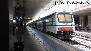 [P20] peronul si tren in asteptare in gara Termini.  » foto by dan48
 - 
<span class="allrVoted glyphicon glyphicon-heart hidden" id="av629708"></span>
<a class="m-l-10 hidden" id="sv629708" onclick="voting_Foto_DelVot(,629708,18627)" role="button">șterge vot <span class="glyphicon glyphicon-remove"></span></a>
<a id="v9629708" class=" c-red"  onclick="voting_Foto_SetVot(629708)" role="button"><span class="glyphicon glyphicon-heart-empty"></span> <b>LIKE</b> = Votează poza</a> <img class="hidden"  id="f629708W9" src="/imagini/loader.gif" border="0" /><span class="AjErrMes hidden" id="e629708ErM"></span>