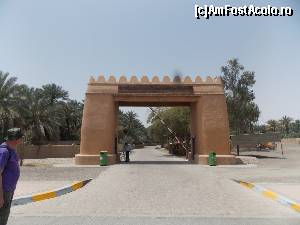 [P10] Al Ain, Oaza Al Ain, Intrare in oaza » foto by mprofeanu
 - 
<span class="allrVoted glyphicon glyphicon-heart hidden" id="av630781"></span>
<a class="m-l-10 hidden" id="sv630781" onclick="voting_Foto_DelVot(,630781,18644)" role="button">șterge vot <span class="glyphicon glyphicon-remove"></span></a>
<a id="v9630781" class=" c-red"  onclick="voting_Foto_SetVot(630781)" role="button"><span class="glyphicon glyphicon-heart-empty"></span> <b>LIKE</b> = Votează poza</a> <img class="hidden"  id="f630781W9" src="/imagini/loader.gif" border="0" /><span class="AjErrMes hidden" id="e630781ErM"></span>