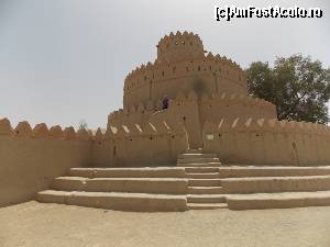 [P15] Al Ain, Fortul Al Jahili, Turnul de apararea a fortului, pe patru niveluri » foto by mprofeanu
 - 
<span class="allrVoted glyphicon glyphicon-heart hidden" id="av630786"></span>
<a class="m-l-10 hidden" id="sv630786" onclick="voting_Foto_DelVot(,630786,18644)" role="button">șterge vot <span class="glyphicon glyphicon-remove"></span></a>
<a id="v9630786" class=" c-red"  onclick="voting_Foto_SetVot(630786)" role="button"><span class="glyphicon glyphicon-heart-empty"></span> <b>LIKE</b> = Votează poza</a> <img class="hidden"  id="f630786W9" src="/imagini/loader.gif" border="0" /><span class="AjErrMes hidden" id="e630786ErM"></span>