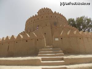 [P33] Al Ain, Fortul Al Jahili, Eu si turnul de aparare » foto by mprofeanu
 - 
<span class="allrVoted glyphicon glyphicon-heart hidden" id="av630804"></span>
<a class="m-l-10 hidden" id="sv630804" onclick="voting_Foto_DelVot(,630804,18644)" role="button">șterge vot <span class="glyphicon glyphicon-remove"></span></a>
<a id="v9630804" class=" c-red"  onclick="voting_Foto_SetVot(630804)" role="button"><span class="glyphicon glyphicon-heart-empty"></span> <b>LIKE</b> = Votează poza</a> <img class="hidden"  id="f630804W9" src="/imagini/loader.gif" border="0" /><span class="AjErrMes hidden" id="e630804ErM"></span>
