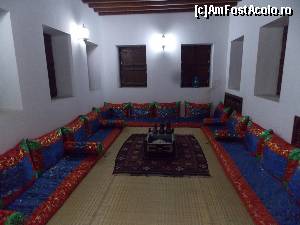 [P44] Al Ain, Muzeul Palatul Şeicului Zayed, Majlis in stil traditional pentru femei » foto by mprofeanu
 - 
<span class="allrVoted glyphicon glyphicon-heart hidden" id="av630815"></span>
<a class="m-l-10 hidden" id="sv630815" onclick="voting_Foto_DelVot(,630815,18644)" role="button">șterge vot <span class="glyphicon glyphicon-remove"></span></a>
<a id="v9630815" class=" c-red"  onclick="voting_Foto_SetVot(630815)" role="button"><span class="glyphicon glyphicon-heart-empty"></span> <b>LIKE</b> = Votează poza</a> <img class="hidden"  id="f630815W9" src="/imagini/loader.gif" border="0" /><span class="AjErrMes hidden" id="e630815ErM"></span>