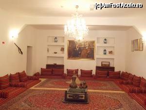 [P45] Al Ain, Muzeul Palatul Şeicului Zayed, Majlis barbati cu portrete ale conducatorilor » foto by mprofeanu
 - 
<span class="allrVoted glyphicon glyphicon-heart hidden" id="av630816"></span>
<a class="m-l-10 hidden" id="sv630816" onclick="voting_Foto_DelVot(,630816,18644)" role="button">șterge vot <span class="glyphicon glyphicon-remove"></span></a>
<a id="v9630816" class=" c-red"  onclick="voting_Foto_SetVot(630816)" role="button"><span class="glyphicon glyphicon-heart-empty"></span> <b>LIKE</b> = Votează poza</a> <img class="hidden"  id="f630816W9" src="/imagini/loader.gif" border="0" /><span class="AjErrMes hidden" id="e630816ErM"></span>