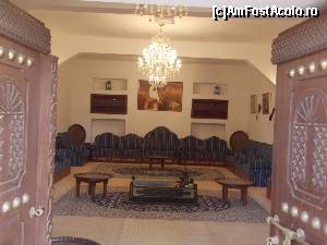 [P46] Al Ain, Muzeul Palatul Şeicului Zayed, Majlis in stil european » foto by mprofeanu
 - 
<span class="allrVoted glyphicon glyphicon-heart hidden" id="av630817"></span>
<a class="m-l-10 hidden" id="sv630817" onclick="voting_Foto_DelVot(,630817,18644)" role="button">șterge vot <span class="glyphicon glyphicon-remove"></span></a>
<a id="v9630817" class=" c-red"  onclick="voting_Foto_SetVot(630817)" role="button"><span class="glyphicon glyphicon-heart-empty"></span> <b>LIKE</b> = Votează poza</a> <img class="hidden"  id="f630817W9" src="/imagini/loader.gif" border="0" /><span class="AjErrMes hidden" id="e630817ErM"></span>