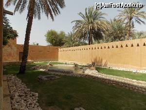 [P50] Al Ain, Muzeul Palatul Şeicului Zayed, In curtea palatului » foto by mprofeanu
 - 
<span class="allrVoted glyphicon glyphicon-heart hidden" id="av630821"></span>
<a class="m-l-10 hidden" id="sv630821" onclick="voting_Foto_DelVot(,630821,18644)" role="button">șterge vot <span class="glyphicon glyphicon-remove"></span></a>
<a id="v9630821" class=" c-red"  onclick="voting_Foto_SetVot(630821)" role="button"><span class="glyphicon glyphicon-heart-empty"></span> <b>LIKE</b> = Votează poza</a> <img class="hidden"  id="f630821W9" src="/imagini/loader.gif" border="0" /><span class="AjErrMes hidden" id="e630821ErM"></span>