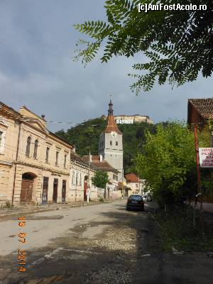 [P32] Râşnov - Str. Republicii şi Biserica evanghelică.  » foto by iulianic
 - 
<span class="allrVoted glyphicon glyphicon-heart hidden" id="av538735"></span>
<a class="m-l-10 hidden" id="sv538735" onclick="voting_Foto_DelVot(,538735,18661)" role="button">șterge vot <span class="glyphicon glyphicon-remove"></span></a>
<a id="v9538735" class=" c-red"  onclick="voting_Foto_SetVot(538735)" role="button"><span class="glyphicon glyphicon-heart-empty"></span> <b>LIKE</b> = Votează poza</a> <img class="hidden"  id="f538735W9" src="/imagini/loader.gif" border="0" /><span class="AjErrMes hidden" id="e538735ErM"></span>
