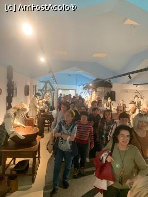 [P01] Având puţin timp la dispoziţie, întregul grup a intrat buluc în muzeu » foto by Michi
 - 
<span class="allrVoted glyphicon glyphicon-heart hidden" id="av1408061"></span>
<a class="m-l-10 hidden" id="sv1408061" onclick="voting_Foto_DelVot(,1408061,18663)" role="button">șterge vot <span class="glyphicon glyphicon-remove"></span></a>
<a id="v91408061" class=" c-red"  onclick="voting_Foto_SetVot(1408061)" role="button"><span class="glyphicon glyphicon-heart-empty"></span> <b>LIKE</b> = Votează poza</a> <img class="hidden"  id="f1408061W9" src="/imagini/loader.gif" border="0" /><span class="AjErrMes hidden" id="e1408061ErM"></span>