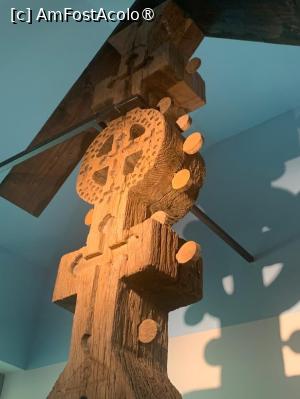 [P26] Sculptură în lemn în formă de cruce » foto by Michi
 - 
<span class="allrVoted glyphicon glyphicon-heart hidden" id="av1408086"></span>
<a class="m-l-10 hidden" id="sv1408086" onclick="voting_Foto_DelVot(,1408086,18663)" role="button">șterge vot <span class="glyphicon glyphicon-remove"></span></a>
<a id="v91408086" class=" c-red"  onclick="voting_Foto_SetVot(1408086)" role="button"><span class="glyphicon glyphicon-heart-empty"></span> <b>LIKE</b> = Votează poza</a> <img class="hidden"  id="f1408086W9" src="/imagini/loader.gif" border="0" /><span class="AjErrMes hidden" id="e1408086ErM"></span>
