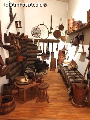 [P30] Interior cu unelte agricole » foto by Michi
 - 
<span class="allrVoted glyphicon glyphicon-heart hidden" id="av1408090"></span>
<a class="m-l-10 hidden" id="sv1408090" onclick="voting_Foto_DelVot(,1408090,18663)" role="button">șterge vot <span class="glyphicon glyphicon-remove"></span></a>
<a id="v91408090" class=" c-red"  onclick="voting_Foto_SetVot(1408090)" role="button"><span class="glyphicon glyphicon-heart-empty"></span> <b>LIKE</b> = Votează poza</a> <img class="hidden"  id="f1408090W9" src="/imagini/loader.gif" border="0" /><span class="AjErrMes hidden" id="e1408090ErM"></span>