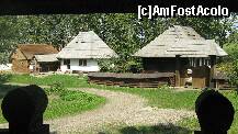 [P07] case din cadrul muzeului-in dreapta casa din Straja » foto by cristi82d
 - 
<span class="allrVoted glyphicon glyphicon-heart hidden" id="av143128"></span>
<a class="m-l-10 hidden" id="sv143128" onclick="voting_Foto_DelVot(,143128,18664)" role="button">șterge vot <span class="glyphicon glyphicon-remove"></span></a>
<a id="v9143128" class=" c-red"  onclick="voting_Foto_SetVot(143128)" role="button"><span class="glyphicon glyphicon-heart-empty"></span> <b>LIKE</b> = Votează poza</a> <img class="hidden"  id="f143128W9" src="/imagini/loader.gif" border="0" /><span class="AjErrMes hidden" id="e143128ErM"></span>