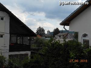[P18] Pensiunea Turistică PARC - Vedere din pridvorul dinspre strada.  » foto by iulianic
 - 
<span class="allrVoted glyphicon glyphicon-heart hidden" id="av631396"></span>
<a class="m-l-10 hidden" id="sv631396" onclick="voting_Foto_DelVot(,631396,18665)" role="button">șterge vot <span class="glyphicon glyphicon-remove"></span></a>
<a id="v9631396" class=" c-red"  onclick="voting_Foto_SetVot(631396)" role="button"><span class="glyphicon glyphicon-heart-empty"></span> <b>LIKE</b> = Votează poza</a> <img class="hidden"  id="f631396W9" src="/imagini/loader.gif" border="0" /><span class="AjErrMes hidden" id="e631396ErM"></span>