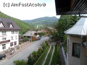 [P10] Vedere din balconul uneia din camere. Jos în dreapta, se observă parcarea, foarte îngustă.  » foto by Safta Radu
 - 
<span class="allrVoted glyphicon glyphicon-heart hidden" id="av858790"></span>
<a class="m-l-10 hidden" id="sv858790" onclick="voting_Foto_DelVot(,858790,18676)" role="button">șterge vot <span class="glyphicon glyphicon-remove"></span></a>
<a id="v9858790" class=" c-red"  onclick="voting_Foto_SetVot(858790)" role="button"><span class="glyphicon glyphicon-heart-empty"></span> <b>LIKE</b> = Votează poza</a> <img class="hidden"  id="f858790W9" src="/imagini/loader.gif" border="0" /><span class="AjErrMes hidden" id="e858790ErM"></span>