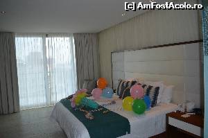 [P18] o alta mica surpriza oferita de angajatii hotelului, cu ocazia zilei de nastere a sotiei...  » foto by zake
 - 
<span class="allrVoted glyphicon glyphicon-heart hidden" id="av632885"></span>
<a class="m-l-10 hidden" id="sv632885" onclick="voting_Foto_DelVot(,632885,18683)" role="button">șterge vot <span class="glyphicon glyphicon-remove"></span></a>
<a id="v9632885" class=" c-red"  onclick="voting_Foto_SetVot(632885)" role="button"><span class="glyphicon glyphicon-heart-empty"></span> <b>LIKE</b> = Votează poza</a> <img class="hidden"  id="f632885W9" src="/imagini/loader.gif" border="0" /><span class="AjErrMes hidden" id="e632885ErM"></span>