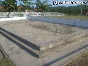 [P20] A treia piscina » foto by dorgo
 - 
<span class="allrVoted glyphicon glyphicon-heart hidden" id="av633445"></span>
<a class="m-l-10 hidden" id="sv633445" onclick="voting_Foto_DelVot(,633445,18702)" role="button">șterge vot <span class="glyphicon glyphicon-remove"></span></a>
<a id="v9633445" class=" c-red"  onclick="voting_Foto_SetVot(633445)" role="button"><span class="glyphicon glyphicon-heart-empty"></span> <b>LIKE</b> = Votează poza</a> <img class="hidden"  id="f633445W9" src="/imagini/loader.gif" border="0" /><span class="AjErrMes hidden" id="e633445ErM"></span>