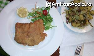 [P04] Restaurantul pensiunii „Birdie” - clasicul șnițel cu cartofi cu bacon și ceapă » foto by Dragoș_MD
 - 
<span class="allrVoted glyphicon glyphicon-heart hidden" id="av648525"></span>
<a class="m-l-10 hidden" id="sv648525" onclick="voting_Foto_DelVot(,648525,18706)" role="button">șterge vot <span class="glyphicon glyphicon-remove"></span></a>
<a id="v9648525" class=" c-red"  onclick="voting_Foto_SetVot(648525)" role="button"><span class="glyphicon glyphicon-heart-empty"></span> <b>LIKE</b> = Votează poza</a> <img class="hidden"  id="f648525W9" src="/imagini/loader.gif" border="0" /><span class="AjErrMes hidden" id="e648525ErM"></span>