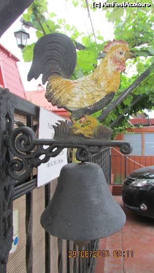 [P01] Soneria-cocoşel de la poartă » foto by crismis
 - 
<span class="allrVoted glyphicon glyphicon-heart hidden" id="av634321"></span>
<a class="m-l-10 hidden" id="sv634321" onclick="voting_Foto_DelVot(,634321,18714)" role="button">șterge vot <span class="glyphicon glyphicon-remove"></span></a>
<a id="v9634321" class=" c-red"  onclick="voting_Foto_SetVot(634321)" role="button"><span class="glyphicon glyphicon-heart-empty"></span> <b>LIKE</b> = Votează poza</a> <img class="hidden"  id="f634321W9" src="/imagini/loader.gif" border="0" /><span class="AjErrMes hidden" id="e634321ErM"></span>