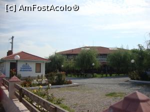 [P33] Am servit masa de prânz la restaurantul pensiunii Laguna albastră. Locația se află în apropierea debarcaderului și a resortului Puflene.  » foto by Floryn81
 - 
<span class="allrVoted glyphicon glyphicon-heart hidden" id="av811966"></span>
<a class="m-l-10 hidden" id="sv811966" onclick="voting_Foto_DelVot(,811966,18727)" role="button">șterge vot <span class="glyphicon glyphicon-remove"></span></a>
<a id="v9811966" class=" c-red"  onclick="voting_Foto_SetVot(811966)" role="button"><span class="glyphicon glyphicon-heart-empty"></span> <b>LIKE</b> = Votează poza</a> <img class="hidden"  id="f811966W9" src="/imagini/loader.gif" border="0" /><span class="AjErrMes hidden" id="e811966ErM"></span>