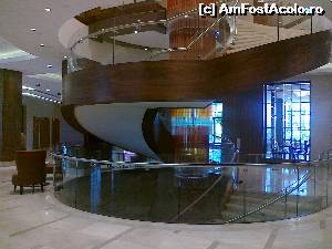 [P03] DoubleTree by Hilton Hotel & Conference Centre Warsaw - lobby-ul hotelului cu scara spre salile de conferinta de la etajul 1 » foto by calator2000
 - 
<span class="allrVoted glyphicon glyphicon-heart hidden" id="av635546"></span>
<a class="m-l-10 hidden" id="sv635546" onclick="voting_Foto_DelVot(,635546,18737)" role="button">șterge vot <span class="glyphicon glyphicon-remove"></span></a>
<a id="v9635546" class=" c-red"  onclick="voting_Foto_SetVot(635546)" role="button"><span class="glyphicon glyphicon-heart-empty"></span> <b>LIKE</b> = Votează poza</a> <img class="hidden"  id="f635546W9" src="/imagini/loader.gif" border="0" /><span class="AjErrMes hidden" id="e635546ErM"></span>