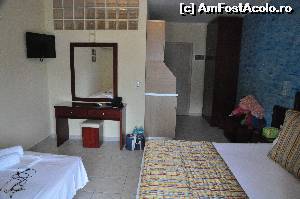 [P13] Camera in care am fost cazati. In dreapta patul dublu matrimonial iar in stanga celalalt pat simplu » foto by Catzus
 - 
<span class="allrVoted glyphicon glyphicon-heart hidden" id="av636036"></span>
<a class="m-l-10 hidden" id="sv636036" onclick="voting_Foto_DelVot(,636036,18747)" role="button">șterge vot <span class="glyphicon glyphicon-remove"></span></a>
<a id="v9636036" class=" c-red"  onclick="voting_Foto_SetVot(636036)" role="button"><span class="glyphicon glyphicon-heart-empty"></span> <b>LIKE</b> = Votează poza</a> <img class="hidden"  id="f636036W9" src="/imagini/loader.gif" border="0" /><span class="AjErrMes hidden" id="e636036ErM"></span>