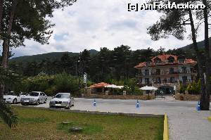 [P18] Hotelul vazut din parcarea de peste drum » foto by Catzus
 - 
<span class="allrVoted glyphicon glyphicon-heart hidden" id="av636041"></span>
<a class="m-l-10 hidden" id="sv636041" onclick="voting_Foto_DelVot(,636041,18747)" role="button">șterge vot <span class="glyphicon glyphicon-remove"></span></a>
<a id="v9636041" class=" c-red"  onclick="voting_Foto_SetVot(636041)" role="button"><span class="glyphicon glyphicon-heart-empty"></span> <b>LIKE</b> = Votează poza</a> <img class="hidden"  id="f636041W9" src="/imagini/loader.gif" border="0" /><span class="AjErrMes hidden" id="e636041ErM"></span>