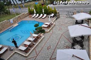 [P04] Piscina vazuta de sus din balconul camerei noastre » foto by Catzus
 - 
<span class="allrVoted glyphicon glyphicon-heart hidden" id="av636027"></span>
<a class="m-l-10 hidden" id="sv636027" onclick="voting_Foto_DelVot(,636027,18747)" role="button">șterge vot <span class="glyphicon glyphicon-remove"></span></a>
<a id="v9636027" class=" c-red"  onclick="voting_Foto_SetVot(636027)" role="button"><span class="glyphicon glyphicon-heart-empty"></span> <b>LIKE</b> = Votează poza</a> <img class="hidden"  id="f636027W9" src="/imagini/loader.gif" border="0" /><span class="AjErrMes hidden" id="e636027ErM"></span>