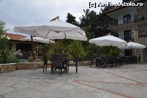 [P08] Terasa de afara si barul de la piscina » foto by Catzus
 - 
<span class="allrVoted glyphicon glyphicon-heart hidden" id="av636031"></span>
<a class="m-l-10 hidden" id="sv636031" onclick="voting_Foto_DelVot(,636031,18747)" role="button">șterge vot <span class="glyphicon glyphicon-remove"></span></a>
<a id="v9636031" class=" c-red"  onclick="voting_Foto_SetVot(636031)" role="button"><span class="glyphicon glyphicon-heart-empty"></span> <b>LIKE</b> = Votează poza</a> <img class="hidden"  id="f636031W9" src="/imagini/loader.gif" border="0" /><span class="AjErrMes hidden" id="e636031ErM"></span>
