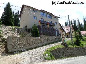 [P01] Pensiunea Conacul Boierului din Rânca, vedere din stradă.  » foto by Safta Radu
 - 
<span class="allrVoted glyphicon glyphicon-heart hidden" id="av637564"></span>
<a class="m-l-10 hidden" id="sv637564" onclick="voting_Foto_DelVot(,637564,18773)" role="button">șterge vot <span class="glyphicon glyphicon-remove"></span></a>
<a id="v9637564" class=" c-red"  onclick="voting_Foto_SetVot(637564)" role="button"><span class="glyphicon glyphicon-heart-empty"></span> <b>LIKE</b> = Votează poza</a> <img class="hidden"  id="f637564W9" src="/imagini/loader.gif" border="0" /><span class="AjErrMes hidden" id="e637564ErM"></span>