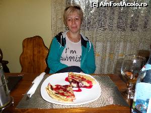 [P13] Nelipsitul desert, clătite cu dulceață de afine.  » foto by Safta Radu
 - 
<span class="allrVoted glyphicon glyphicon-heart hidden" id="av637579"></span>
<a class="m-l-10 hidden" id="sv637579" onclick="voting_Foto_DelVot(,637579,18773)" role="button">șterge vot <span class="glyphicon glyphicon-remove"></span></a>
<a id="v9637579" class=" c-red"  onclick="voting_Foto_SetVot(637579)" role="button"><span class="glyphicon glyphicon-heart-empty"></span> <b>LIKE</b> = Votează poza</a> <img class="hidden"  id="f637579W9" src="/imagini/loader.gif" border="0" /><span class="AjErrMes hidden" id="e637579ErM"></span>
