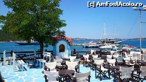 [P01] Ammouliani-terasa din port.  » foto by Keyla
 - 
<span class="allrVoted glyphicon glyphicon-heart hidden" id="av638431"></span>
<a class="m-l-10 hidden" id="sv638431" onclick="voting_Foto_DelVot(,638431,18790)" role="button">șterge vot <span class="glyphicon glyphicon-remove"></span></a>
<a id="v9638431" class=" c-red"  onclick="voting_Foto_SetVot(638431)" role="button"><span class="glyphicon glyphicon-heart-empty"></span> <b>LIKE</b> = Votează poza</a> <img class="hidden"  id="f638431W9" src="/imagini/loader.gif" border="0" /><span class="AjErrMes hidden" id="e638431ErM"></span>