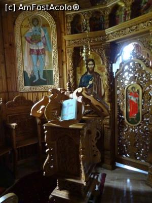 [P06] Interior biserică - totul în jur e confecționat din lemn - Schitul „Sf. Cuv. Atanasie”.  » foto by tata123 🔱
 - 
<span class="allrVoted glyphicon glyphicon-heart hidden" id="av1090052"></span>
<a class="m-l-10 hidden" id="sv1090052" onclick="voting_Foto_DelVot(,1090052,18801)" role="button">șterge vot <span class="glyphicon glyphicon-remove"></span></a>
<a id="v91090052" class=" c-red"  onclick="voting_Foto_SetVot(1090052)" role="button"><span class="glyphicon glyphicon-heart-empty"></span> <b>LIKE</b> = Votează poza</a> <img class="hidden"  id="f1090052W9" src="/imagini/loader.gif" border="0" /><span class="AjErrMes hidden" id="e1090052ErM"></span>