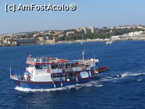 [P02] Pe mare, la Symi - Țărmul insulei Rhodos.  » foto by iulianic
 - 
<span class="allrVoted glyphicon glyphicon-heart hidden" id="av1020816"></span>
<a class="m-l-10 hidden" id="sv1020816" onclick="voting_Foto_DelVot(,1020816,18817)" role="button">șterge vot <span class="glyphicon glyphicon-remove"></span></a>
<a id="v91020816" class=" c-red"  onclick="voting_Foto_SetVot(1020816)" role="button"><span class="glyphicon glyphicon-heart-empty"></span> <b>LIKE</b> = Votează poza</a> <img class="hidden"  id="f1020816W9" src="/imagini/loader.gif" border="0" /><span class="AjErrMes hidden" id="e1020816ErM"></span>