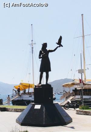 [P25] Statuia ,,Fecioara cu porumbel” de pe promenada Barbaros Cadessi. » foto by ovidiuyepi
 - 
<span class="allrVoted glyphicon glyphicon-heart hidden" id="av1219128"></span>
<a class="m-l-10 hidden" id="sv1219128" onclick="voting_Foto_DelVot(,1219128,18817)" role="button">șterge vot <span class="glyphicon glyphicon-remove"></span></a>
<a id="v91219128" class=" c-red"  onclick="voting_Foto_SetVot(1219128)" role="button"><span class="glyphicon glyphicon-heart-empty"></span> <b>LIKE</b> = Votează poza</a> <img class="hidden"  id="f1219128W9" src="/imagini/loader.gif" border="0" /><span class="AjErrMes hidden" id="e1219128ErM"></span>