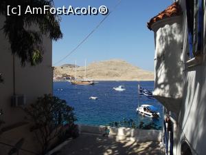 [P35] Clădirea din dreapta este cea a poliţiei şi pazei de coastă din Halki » foto by irinad
 - 
<span class="allrVoted glyphicon glyphicon-heart hidden" id="av1032621"></span>
<a class="m-l-10 hidden" id="sv1032621" onclick="voting_Foto_DelVot(,1032621,18817)" role="button">șterge vot <span class="glyphicon glyphicon-remove"></span></a>
<a id="v91032621" class=" c-red"  onclick="voting_Foto_SetVot(1032621)" role="button"><span class="glyphicon glyphicon-heart-empty"></span> <b>LIKE</b> = Votează poza</a> <img class="hidden"  id="f1032621W9" src="/imagini/loader.gif" border="0" /><span class="AjErrMes hidden" id="e1032621ErM"></span>