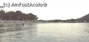 [P12] Partea sudică a plajei, cu digul ce separă marea de râul Acheron.  » foto by Carmen Ion
 - 
<span class="allrVoted glyphicon glyphicon-heart hidden" id="av910969"></span>
<a class="m-l-10 hidden" id="sv910969" onclick="voting_Foto_DelVot(,910969,18822)" role="button">șterge vot <span class="glyphicon glyphicon-remove"></span></a>
<a id="v9910969" class=" c-red"  onclick="voting_Foto_SetVot(910969)" role="button"><span class="glyphicon glyphicon-heart-empty"></span> <b>LIKE</b> = Votează poza</a> <img class="hidden"  id="f910969W9" src="/imagini/loader.gif" border="0" /><span class="AjErrMes hidden" id="e910969ErM"></span>