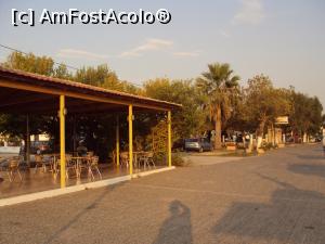 [P20] Stradă în Ammoudia.  » foto by Carmen Ion
 - 
<span class="allrVoted glyphicon glyphicon-heart hidden" id="av910977"></span>
<a class="m-l-10 hidden" id="sv910977" onclick="voting_Foto_DelVot(,910977,18822)" role="button">șterge vot <span class="glyphicon glyphicon-remove"></span></a>
<a id="v9910977" class=" c-red"  onclick="voting_Foto_SetVot(910977)" role="button"><span class="glyphicon glyphicon-heart-empty"></span> <b>LIKE</b> = Votează poza</a> <img class="hidden"  id="f910977W9" src="/imagini/loader.gif" border="0" /><span class="AjErrMes hidden" id="e910977ErM"></span>