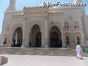[P45] Sharjah, Moscheea Al Noor, intrarea care a ramas inchisa pentru mine » foto by mprofeanu
 - 
<span class="allrVoted glyphicon glyphicon-heart hidden" id="av640230"></span>
<a class="m-l-10 hidden" id="sv640230" onclick="voting_Foto_DelVot(,640230,18827)" role="button">șterge vot <span class="glyphicon glyphicon-remove"></span></a>
<a id="v9640230" class=" c-red"  onclick="voting_Foto_SetVot(640230)" role="button"><span class="glyphicon glyphicon-heart-empty"></span> <b>LIKE</b> = Votează poza</a> <img class="hidden"  id="f640230W9" src="/imagini/loader.gif" border="0" /><span class="AjErrMes hidden" id="e640230ErM"></span>