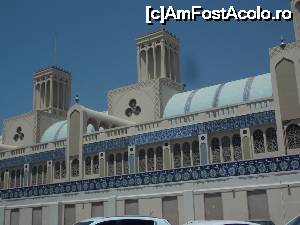 [P48] Sharjah, Piata Albastra, detalii, se vad turnurile traditionale de vant » foto by mprofeanu
 - 
<span class="allrVoted glyphicon glyphicon-heart hidden" id="av640233"></span>
<a class="m-l-10 hidden" id="sv640233" onclick="voting_Foto_DelVot(,640233,18827)" role="button">șterge vot <span class="glyphicon glyphicon-remove"></span></a>
<a id="v9640233" class=" c-red"  onclick="voting_Foto_SetVot(640233)" role="button"><span class="glyphicon glyphicon-heart-empty"></span> <b>LIKE</b> = Votează poza</a> <img class="hidden"  id="f640233W9" src="/imagini/loader.gif" border="0" /><span class="AjErrMes hidden" id="e640233ErM"></span>