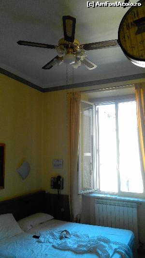 [P02] interior camera hotel Viennese Due » foto by vali65
 - 
<span class="allrVoted glyphicon glyphicon-heart hidden" id="av640422"></span>
<a class="m-l-10 hidden" id="sv640422" onclick="voting_Foto_DelVot(,640422,18829)" role="button">șterge vot <span class="glyphicon glyphicon-remove"></span></a>
<a id="v9640422" class=" c-red"  onclick="voting_Foto_SetVot(640422)" role="button"><span class="glyphicon glyphicon-heart-empty"></span> <b>LIKE</b> = Votează poza</a> <img class="hidden"  id="f640422W9" src="/imagini/loader.gif" border="0" /><span class="AjErrMes hidden" id="e640422ErM"></span>