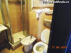 [P02] Baia, cabina de dus, bideu, wc.  » foto by melena
 - 
<span class="allrVoted glyphicon glyphicon-heart hidden" id="av640796"></span>
<a class="m-l-10 hidden" id="sv640796" onclick="voting_Foto_DelVot(,640796,18837)" role="button">șterge vot <span class="glyphicon glyphicon-remove"></span></a>
<a id="v9640796" class=" c-red"  onclick="voting_Foto_SetVot(640796)" role="button"><span class="glyphicon glyphicon-heart-empty"></span> <b>LIKE</b> = Votează poza</a> <img class="hidden"  id="f640796W9" src="/imagini/loader.gif" border="0" /><span class="AjErrMes hidden" id="e640796ErM"></span>