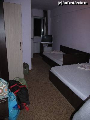 [P13] Hotel Basarab- camera nr 2, tripla. Noi am primit-o in regim de dubla » foto by luciaoradea
 - 
<span class="allrVoted glyphicon glyphicon-heart hidden" id="av640891"></span>
<a class="m-l-10 hidden" id="sv640891" onclick="voting_Foto_DelVot(,640891,18839)" role="button">șterge vot <span class="glyphicon glyphicon-remove"></span></a>
<a id="v9640891" class=" c-red"  onclick="voting_Foto_SetVot(640891)" role="button"><span class="glyphicon glyphicon-heart-empty"></span> <b>LIKE</b> = Votează poza</a> <img class="hidden"  id="f640891W9" src="/imagini/loader.gif" border="0" /><span class="AjErrMes hidden" id="e640891ErM"></span>