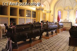 [P13] Căpleni, Cripta Familiei Károlyi, Primul sarcofag este al lui Károlyi Sandor (1669-1743), primul conte al acestei familii în urma semnării Tratatului de Pace de la Satu Mare în 1711 » foto by mprofeanu
 - 
<span class="allrVoted glyphicon glyphicon-heart hidden" id="av1077278"></span>
<a class="m-l-10 hidden" id="sv1077278" onclick="voting_Foto_DelVot(,1077278,18846)" role="button">șterge vot <span class="glyphicon glyphicon-remove"></span></a>
<a id="v91077278" class=" c-red"  onclick="voting_Foto_SetVot(1077278)" role="button"><span class="glyphicon glyphicon-heart-empty"></span> <b>LIKE</b> = Votează poza</a> <img class="hidden"  id="f1077278W9" src="/imagini/loader.gif" border="0" /><span class="AjErrMes hidden" id="e1077278ErM"></span>