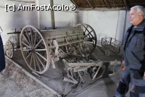 [P37] Petrești, Muzeul Şvăbesc, Șura, Semănătoarea de acum mulți ani..., însoțitorul nostru de la primărie ne-a spus multe lucruri interesante » foto by mprofeanu
 - 
<span class="allrVoted glyphicon glyphicon-heart hidden" id="av1077302"></span>
<a class="m-l-10 hidden" id="sv1077302" onclick="voting_Foto_DelVot(,1077302,18846)" role="button">șterge vot <span class="glyphicon glyphicon-remove"></span></a>
<a id="v91077302" class=" c-red"  onclick="voting_Foto_SetVot(1077302)" role="button"><span class="glyphicon glyphicon-heart-empty"></span> <b>LIKE</b> = Votează poza</a> <img class="hidden"  id="f1077302W9" src="/imagini/loader.gif" border="0" /><span class="AjErrMes hidden" id="e1077302ErM"></span>