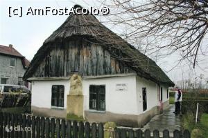 [P45] Ady Endre, Complexul Memorial Ady Endre, Casa Veche și basorelieful din piatră care îl reprezintă pe poet » foto by mprofeanu
 - 
<span class="allrVoted glyphicon glyphicon-heart hidden" id="av1077310"></span>
<a class="m-l-10 hidden" id="sv1077310" onclick="voting_Foto_DelVot(,1077310,18846)" role="button">șterge vot <span class="glyphicon glyphicon-remove"></span></a>
<a id="v91077310" class=" c-red"  onclick="voting_Foto_SetVot(1077310)" role="button"><span class="glyphicon glyphicon-heart-empty"></span> <b>LIKE</b> = Votează poza</a> <img class="hidden"  id="f1077310W9" src="/imagini/loader.gif" border="0" /><span class="AjErrMes hidden" id="e1077310ErM"></span>