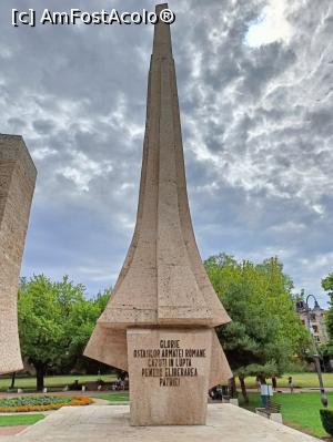 [P15] Textul de pe monument. » foto by tata123 🔱
 - 
<span class="allrVoted glyphicon glyphicon-heart hidden" id="av1332323"></span>
<a class="m-l-10 hidden" id="sv1332323" onclick="voting_Foto_DelVot(,1332323,18846)" role="button">șterge vot <span class="glyphicon glyphicon-remove"></span></a>
<a id="v91332323" class=" c-red"  onclick="voting_Foto_SetVot(1332323)" role="button"><span class="glyphicon glyphicon-heart-empty"></span> <b>LIKE</b> = Votează poza</a> <img class="hidden"  id="f1332323W9" src="/imagini/loader.gif" border="0" /><span class="AjErrMes hidden" id="e1332323ErM"></span>