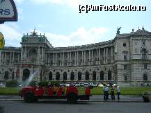 [P01] Palatul Hofburg, vedere de ansamblu » foto by magdalena
 - 
<span class="allrVoted glyphicon glyphicon-heart hidden" id="av117842"></span>
<a class="m-l-10 hidden" id="sv117842" onclick="voting_Foto_DelVot(,117842,18854)" role="button">șterge vot <span class="glyphicon glyphicon-remove"></span></a>
<a id="v9117842" class=" c-red"  onclick="voting_Foto_SetVot(117842)" role="button"><span class="glyphicon glyphicon-heart-empty"></span> <b>LIKE</b> = Votează poza</a> <img class="hidden"  id="f117842W9" src="/imagini/loader.gif" border="0" /><span class="AjErrMes hidden" id="e117842ErM"></span>