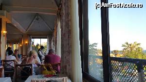 [P10] In restaurant, mese cu vedere spre ocean » foto by phleau
 - 
<span class="allrVoted glyphicon glyphicon-heart hidden" id="av642594"></span>
<a class="m-l-10 hidden" id="sv642594" onclick="voting_Foto_DelVot(,642594,18867)" role="button">șterge vot <span class="glyphicon glyphicon-remove"></span></a>
<a id="v9642594" class=" c-red"  onclick="voting_Foto_SetVot(642594)" role="button"><span class="glyphicon glyphicon-heart-empty"></span> <b>LIKE</b> = Votează poza</a> <img class="hidden"  id="f642594W9" src="/imagini/loader.gif" border="0" /><span class="AjErrMes hidden" id="e642594ErM"></span>