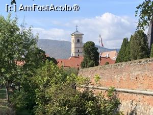 [P50] Traseul celor 3 fortificații,în fundal turnul bisericii catolice » foto by AZE
 - 
<span class="allrVoted glyphicon glyphicon-heart hidden" id="av1395330"></span>
<a class="m-l-10 hidden" id="sv1395330" onclick="voting_Foto_DelVot(,1395330,18888)" role="button">șterge vot <span class="glyphicon glyphicon-remove"></span></a>
<a id="v91395330" class=" c-red"  onclick="voting_Foto_SetVot(1395330)" role="button"><span class="glyphicon glyphicon-heart-empty"></span> <b>LIKE</b> = Votează poza</a> <img class="hidden"  id="f1395330W9" src="/imagini/loader.gif" border="0" /><span class="AjErrMes hidden" id="e1395330ErM"></span>
